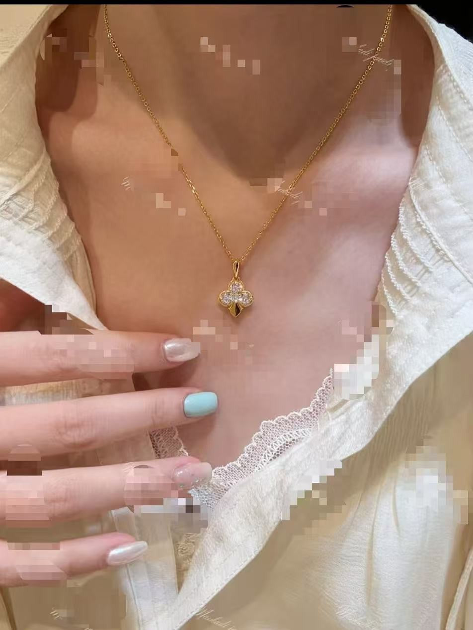Luxury Light-Luxury High-Carbon Diamond Of Spades Necklace