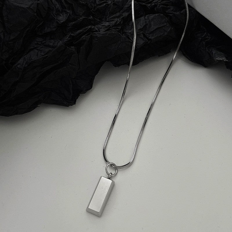 Simple Personality Light Luxury Necklace